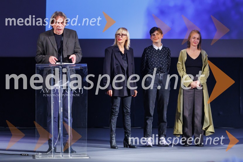   Bojan Labović, scenarist in režiser, direktor, Festival Slovenskega Filma;  ... ;  ... ;  ... Zmagovalni film 27. FSF Portorož je Odrešitev za začetnike