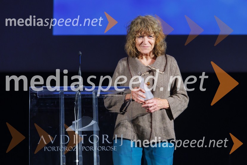  Ema Kugler, režiserkaZmagovalni film 27. FSF Portorož je Odrešitev za začetnike