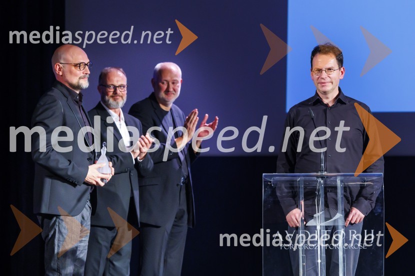  Boris Benko, Duo Silence;  ... ;  ... ;  Primož Hladnik, Duo SilenceZmagovalni film 27. FSF Portorož je Odrešitev za začetnike