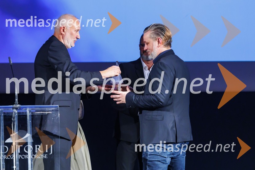  ... ;  Klemen Dvornik, filmski in televizijski režiser ter predsednik NS DSRZmagovalni film 27. FSF Portorož je Odrešitev za začetnike