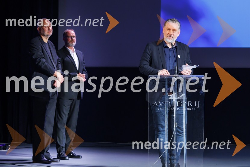  ... ;  ... ;  Klemen Dvornik, filmski in televizijski režiser ter predsednik NS DSRZmagovalni film 27. FSF Portorož je Odrešitev za začetnike