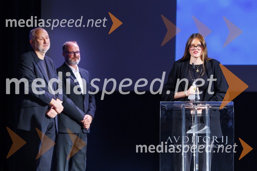  ... ;  ... ;  Mila Bezjak, igralkaZmagovalni film 27. FSF Portorož je Odrešitev za začetnike