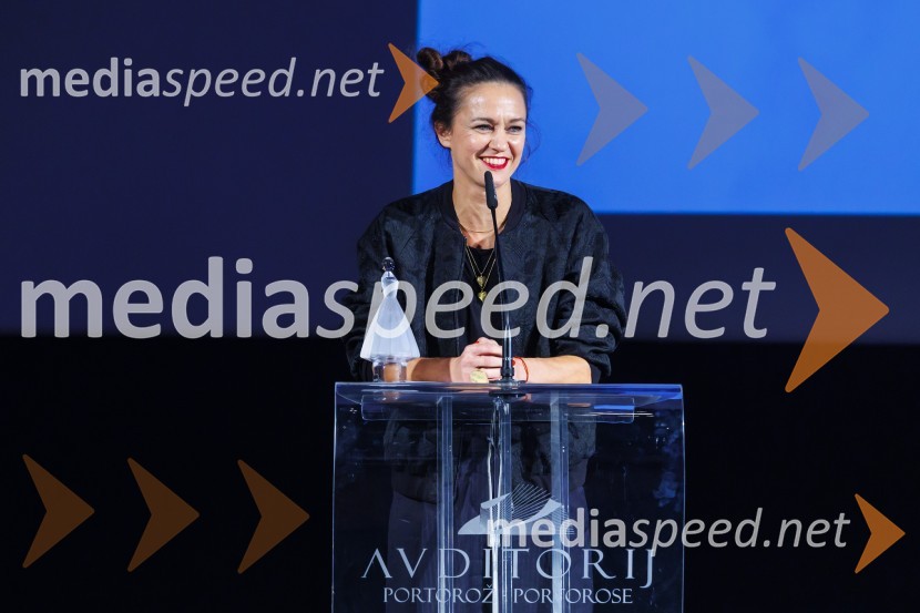  Katarina Stegnar, igralkaZmagovalni film 27. FSF Portorož je Odrešitev za začetnike