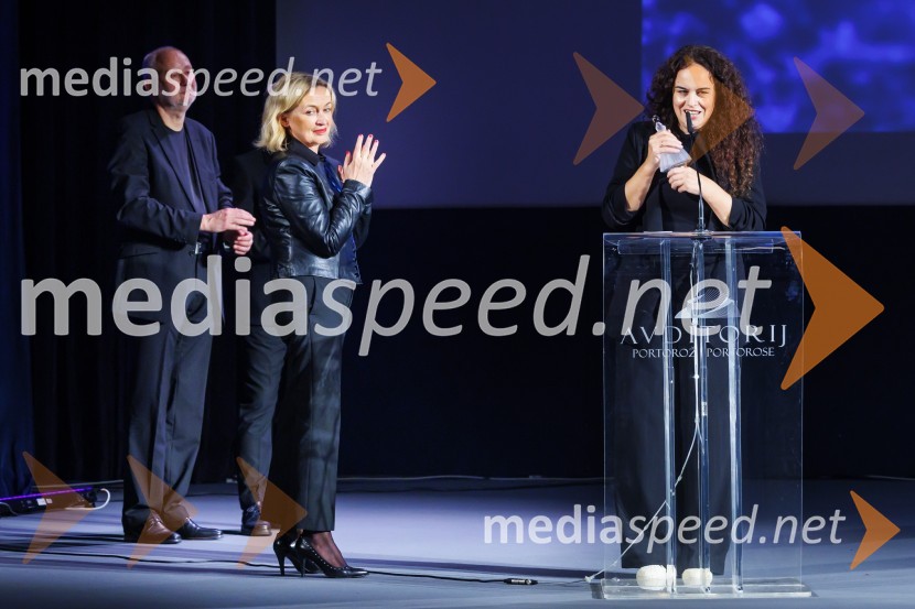  ... ;  Nataša Bučar, direktorica, Slovenski filmski center;  Sonja Prosenc, režiserka in scenaristkaZmagovalni film 27. FSF Portorož je Odrešitev za začetnike