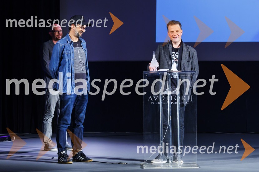  Slobodan Maksimović, režiser;  ... Zmagovalni film 27. FSF Portorož je Odrešitev za začetnike