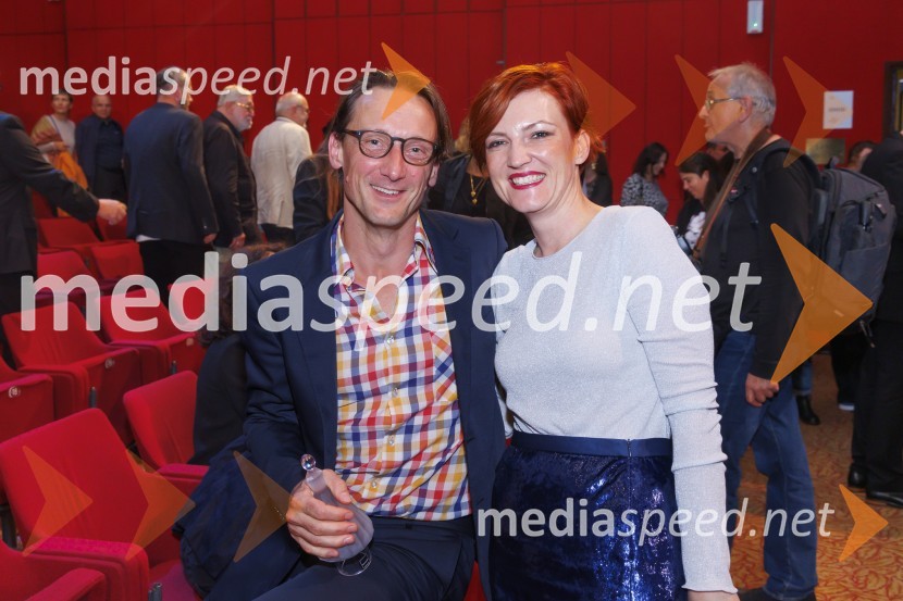  Marko  Mandić, igralec; dr. Asta Vrečko, ministrica za kulturoZmagovalni film 27. FSF Portorož je Odrešitev za začetnike