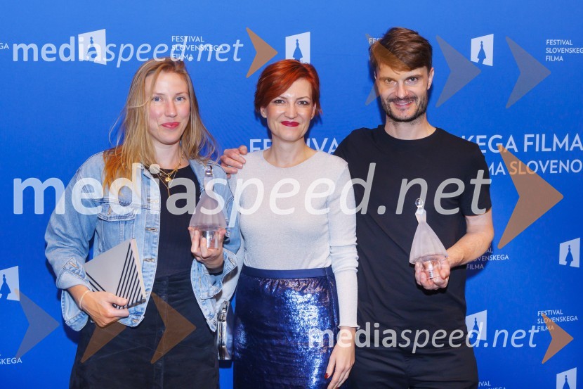  Maja Doroteja Prelog, režiserka in scenaristka; dr. Asta Vrečko, ministrica za kulturo;  ... Zmagovalni film 27. FSF Portorož je Odrešitev za začetnike