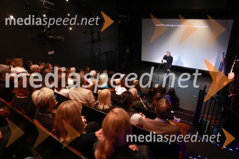  Robert Waltl, direktor, Mini teaterJubilejni 10. festival Hiša strpnosti 2024 v Mini teatru, otvoritev