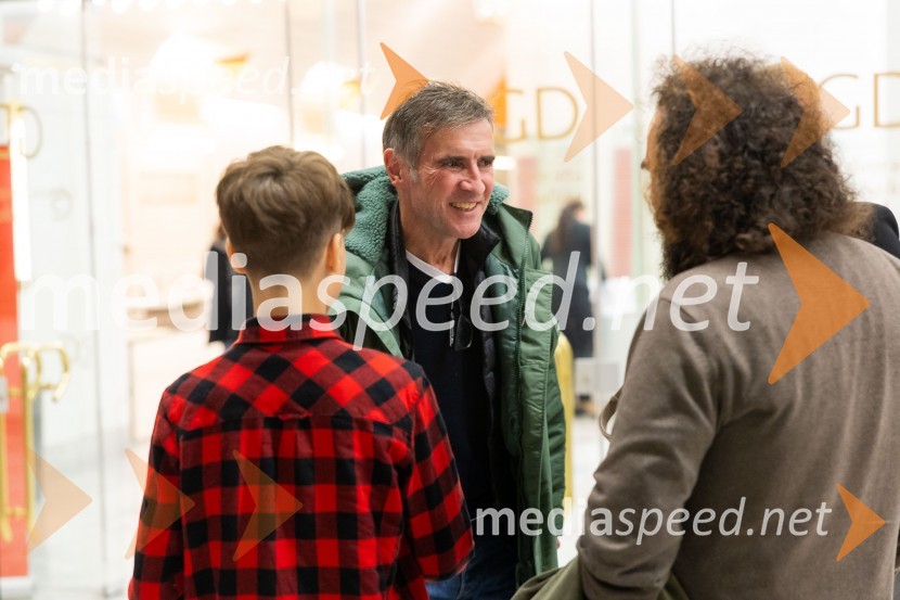 Univerzum: Odisejada temnih kristalov, plesna predstava v Cankarjevem domu