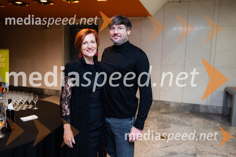 dr. Asta Vrečko, ministrica za kulturo;  ... Kant 300, pogovorni večer v Cankarjevem domu