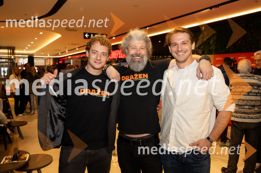  Marko Petrović, predsednik Društva Dražen Petrović;  Ivor Šiber, filmski producent;  Pavel Matuško, igralecPremiera filma o Draženu Petroviću v Cineplexx Ljubljana