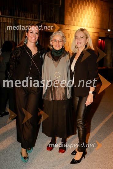  Špela Lešnik, producentka Drame SNG Maribor;  Alja Predan, selektorica, Teden slovenske drame;  Daša Šprinčnik, izvršna producentka in odnosi z javnostmiHrup za odrom, premiera drame v SNG Drama Ljubljana