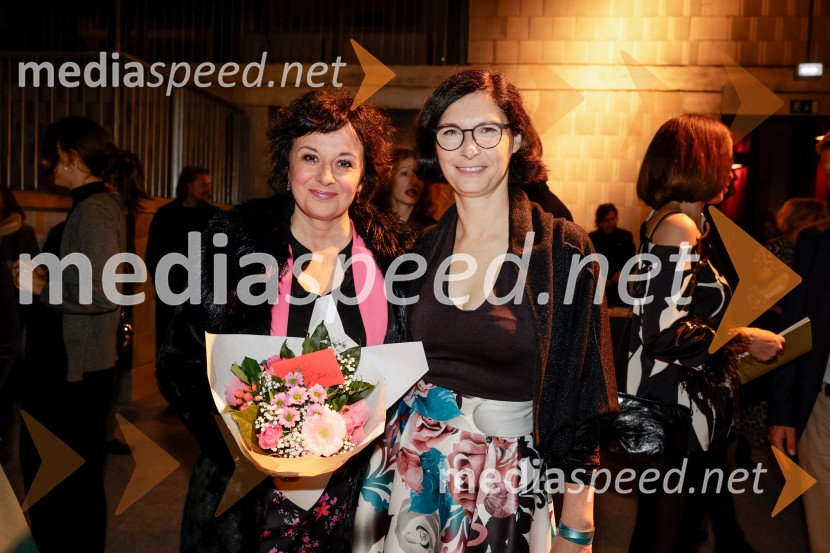  Lara Jankovič, igralka;  Špela Zorn, vodja programa SNG Drama LjubljanaHrup za odrom, premiera drame v SNG Drama Ljubljana