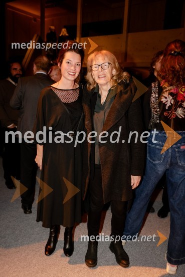  Sara Slivnik, scenografinja;  ... Hrup za odrom, premiera drame v SNG Drama Ljubljana