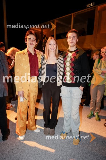  Voranc Mandić, igralec;  Tjaša Železen, novinarka POP TV;  ... Hrup za odrom, premiera drame v SNG Drama Ljubljana