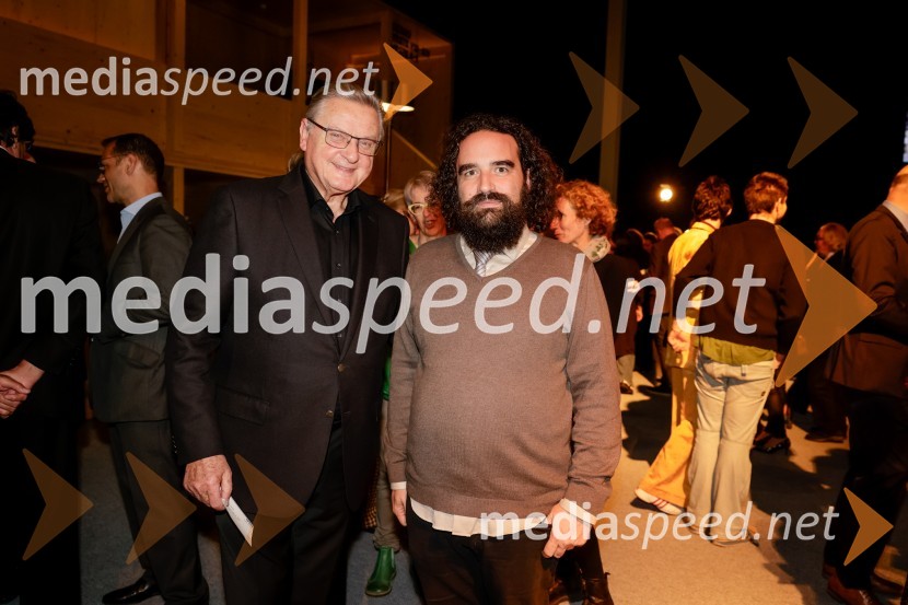  Dušan Mlakar, režiser;   Jure Novak, generalni direktor, Cankarjev domHrup za odrom, premiera drame v SNG Drama Ljubljana