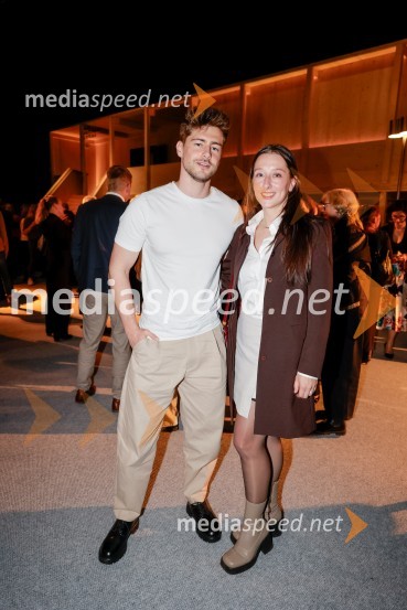  Matej Zemljič, igralec;  ... Hrup za odrom, premiera drame v SNG Drama Ljubljana