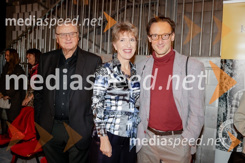  Dušan Mlakar, režiser;  Vesna Jurca Tadel, ravnateljica SNG Drama Ljubljana;  Marko  Mandić, igralecHrup za odrom, premiera drame v SNG Drama Ljubljana