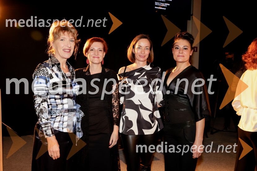  Vesna Jurca Tadel, ravnateljica SNG Drama Ljubljana; dr. Asta Vrečko, ministrica za kulturo; dr. Eva Boštjančič, vodja odelka za psihologijo dela in organizacije, Filozofska fakulteta v Ljubljani;  Pia Zemljič, igralkaHrup za odrom, premiera drame v SNG Drama Ljubljana