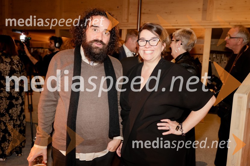   Jure Novak, generalni direktor, Cankarjev dom;  Ivana Djilas, režiserkaHrup za odrom, premiera drame v SNG Drama Ljubljana