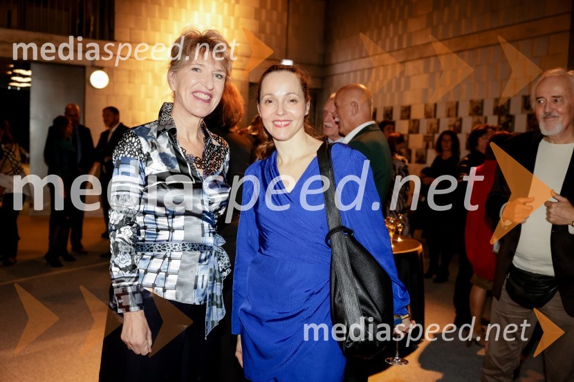  Vesna Jurca Tadel, ravnateljica SNG Drama Ljubljana;  Iva Babić, igralkaHrup za odrom, premiera drame v SNG Drama Ljubljana