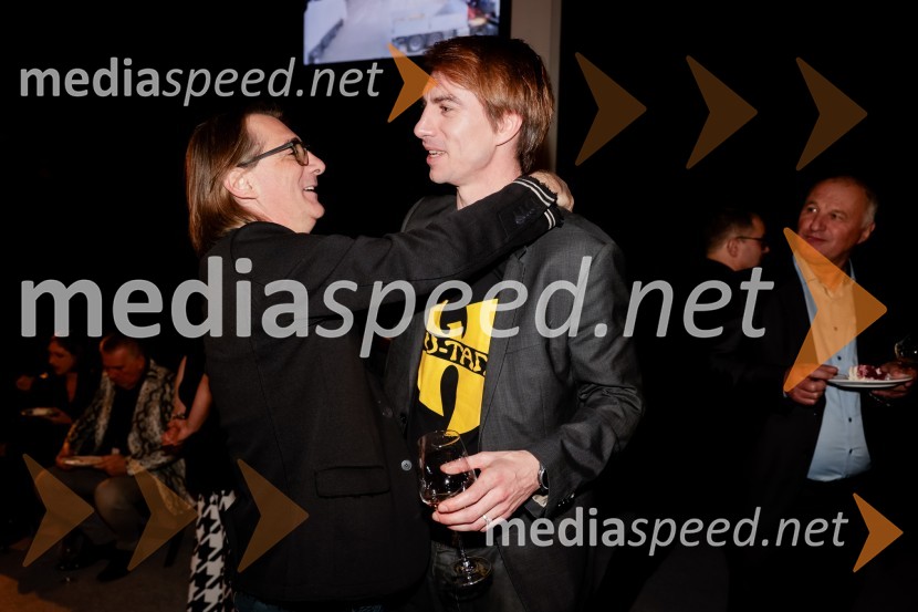  Aleksandar  Popovski, režiser, umetniški direktor Drame SNG Maribor;  Jure Henigman, igralecHrup za odrom, premiera drame v SNG Drama Ljubljana