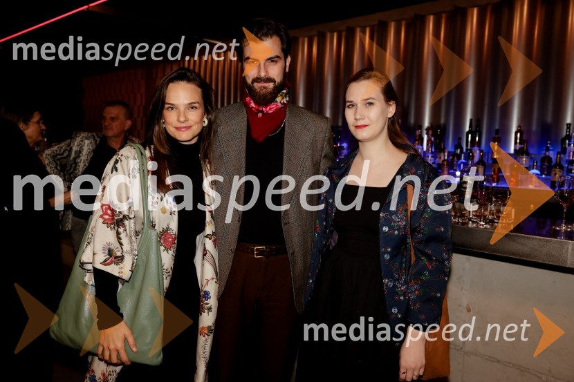  Tina Vrbnjak, igralka;  Domen Novak, igralec ;  ... Hrup za odrom, premiera drame v SNG Drama Ljubljana