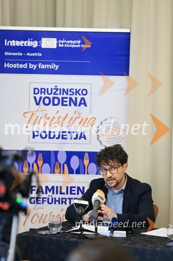  Robert Novak, vodja projekta Hosted by Family30 let ZRS Bistra Ptuj