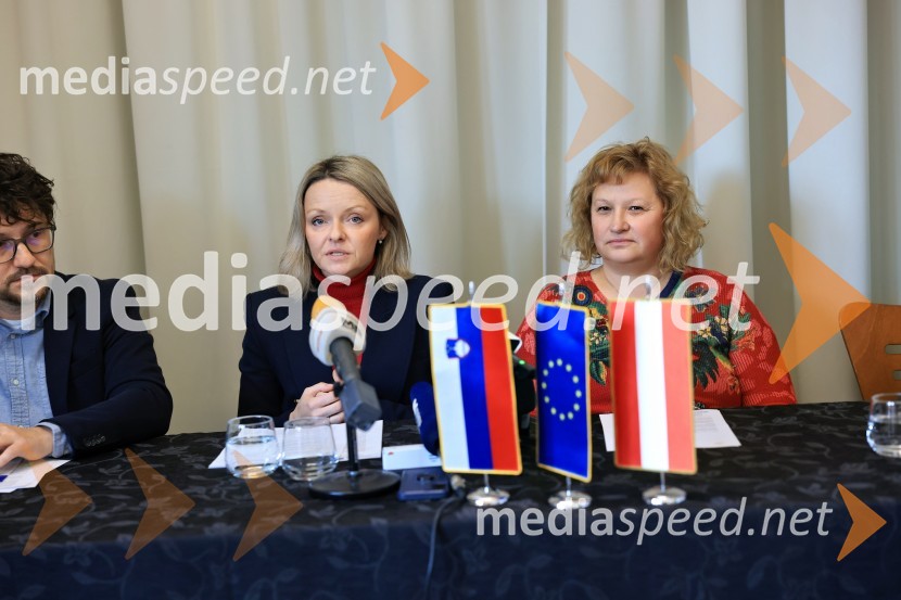  Robert Novak, vodja projekta Hosted by Family;  Zvonka Lazar Borak, ZRS Bistra Ptuj;  Lidija Tušek, vodja projetkta, ZRS Bistra Ptuj 30 let ZRS Bistra Ptuj