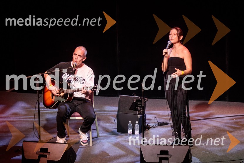  Mate Brodar - Bro, glasbenik, Okustični;  Karin Zemljič, pevka, OkustičniSalon štajerskih mladih vin Pubec 2024 v Ljubljani