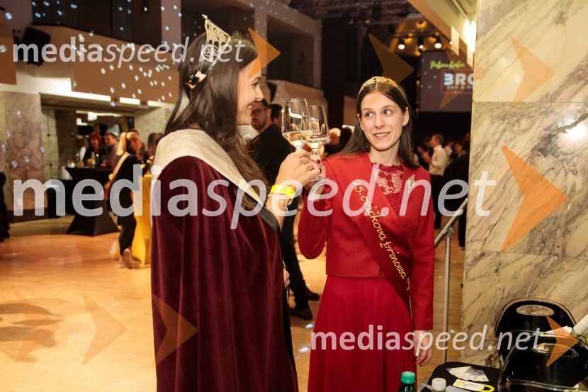  Aleksandra Šoronda, kraljica metliške črnine 2024;  Blažka Ilovar, 25. cvičkova princesaSalon štajerskih mladih vin Pubec 2024 v Ljubljani