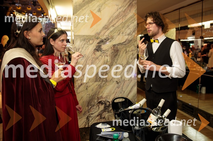  Aleksandra Šoronda, kraljica metliške črnine 2024;  Blažka Ilovar, 25. cvičkova princesa;  Nik Goropevšek, Vina HorvatSalon štajerskih mladih vin Pubec 2024 v Ljubljani