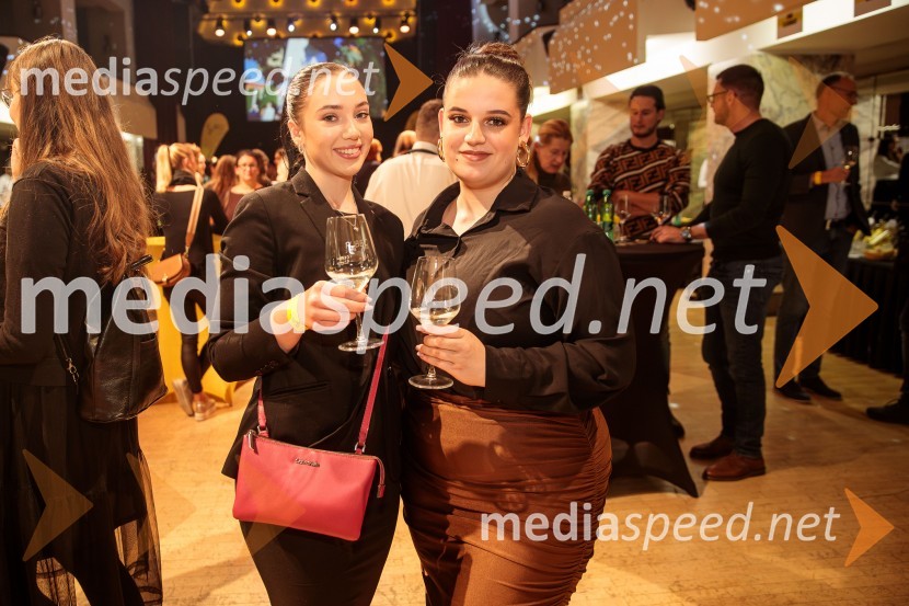  Melisa Miheu;  Lora LorenčičSalon štajerskih mladih vin Pubec 2024 v Ljubljani