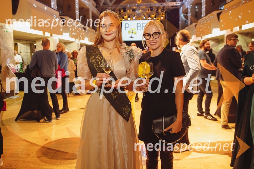  Sandra Kumer, 6.vinska kraljica Jeruzalemsko ormoških goric;  Natalija Cvetko, Mediaspeed d.o.o.Salon štajerskih mladih vin Pubec 2024 v Ljubljani