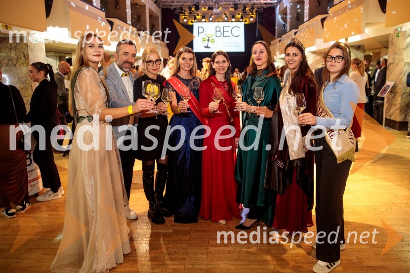  Sandra Kumer, 6.vinska kraljica Jeruzalemsko ormoških goric;  Borut  Cvetko, kreativni direktor, Mediaspeed d.o.o.;  Natalija Cvetko, Mediaspeed d.o.o.;  Maruša Mukenauer, Vina Mukenauer, Mariborska vinska kraljica 2023 - 2025;  Blažka Ilovar, 25. cvičkova princesa;  Ana Artnak, vinska kraljica Svete Helene;  Aleksandra Šoronda, kraljica metliške črnine 2024;  ... Salon štajerskih mladih vin Pubec 2024 v Ljubljani