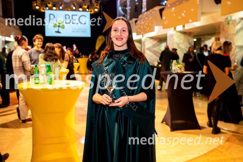  Ana Artnak, vinska kraljica Svete HeleneSalon štajerskih mladih vin Pubec 2024 v Ljubljani