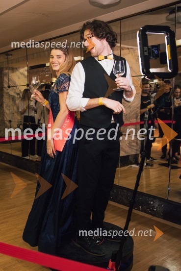  Maruša Mukenauer, Vina Mukenauer, Mariborska vinska kraljica 2023 - 2025;  Nik Goropevšek, Vina HorvatSalon štajerskih mladih vin Pubec 2024 v Ljubljani