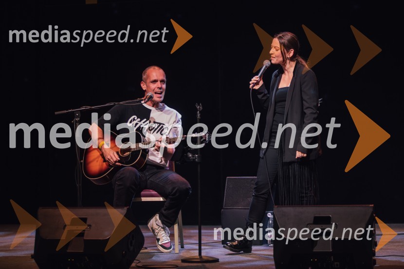  Mate Brodar - Bro, glasbenik, Okustični;  Karin Zemljič, pevka, OkustičniSalon štajerskih mladih vin Pubec 2024 v Ljubljani