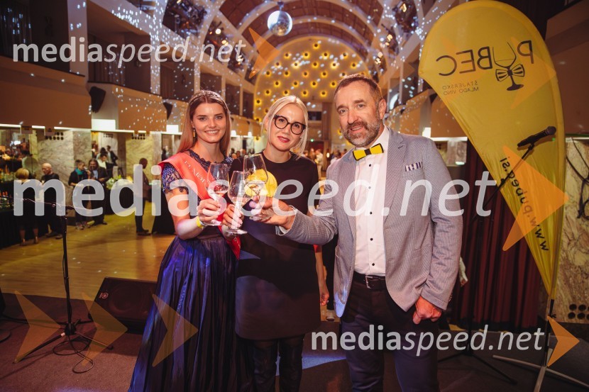  Maruša Mukenauer, Vina Mukenauer, Mariborska vinska kraljica 2023 - 2025;  Natalija Cvetko, Mediaspeed d.o.o.;  Borut  Cvetko, kreativni direktor, Mediaspeed d.o.o.Salon štajerskih mladih vin Pubec 2024 v Ljubljani