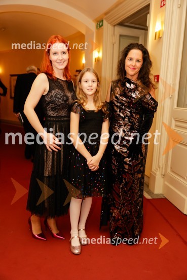  Sara  Bergman Recek, zobozdravnica, paradontologinja;  ... ;  Sabina  Noble,  svetnica Četrtne skupnosti Ljubljana Center in predsednica Komisije za kulturo pri ČS Lj-CenterDon Kihot, premiera baleta v SNG Opera in balet Ljubljana