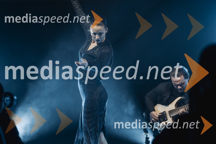  Urška Centa, plesalka flamenka;  Jošt Lampret, glasbenikNomad, avtorski projekt Jošta Lampreta