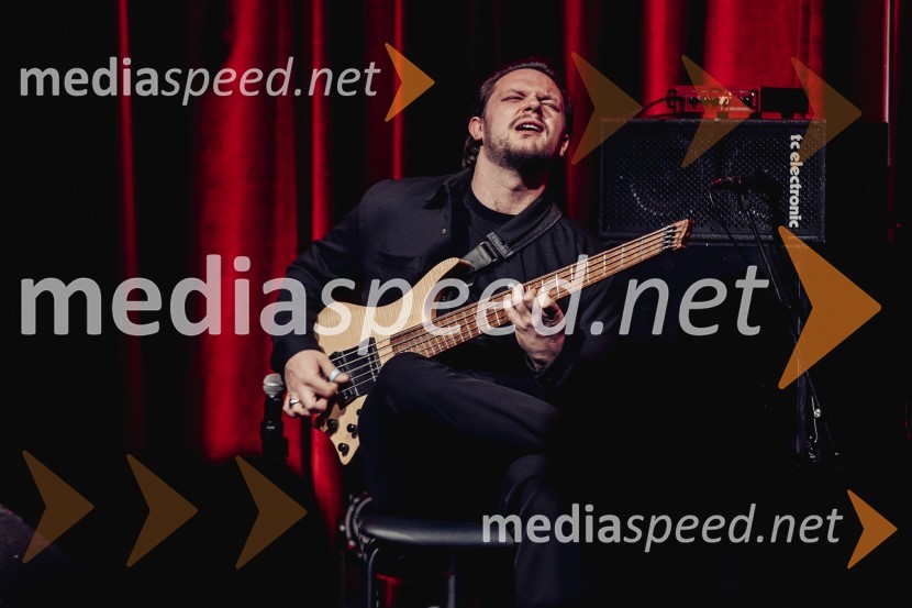  Jošt Lampret, glasbenikNomad, avtorski projekt Jošta Lampreta