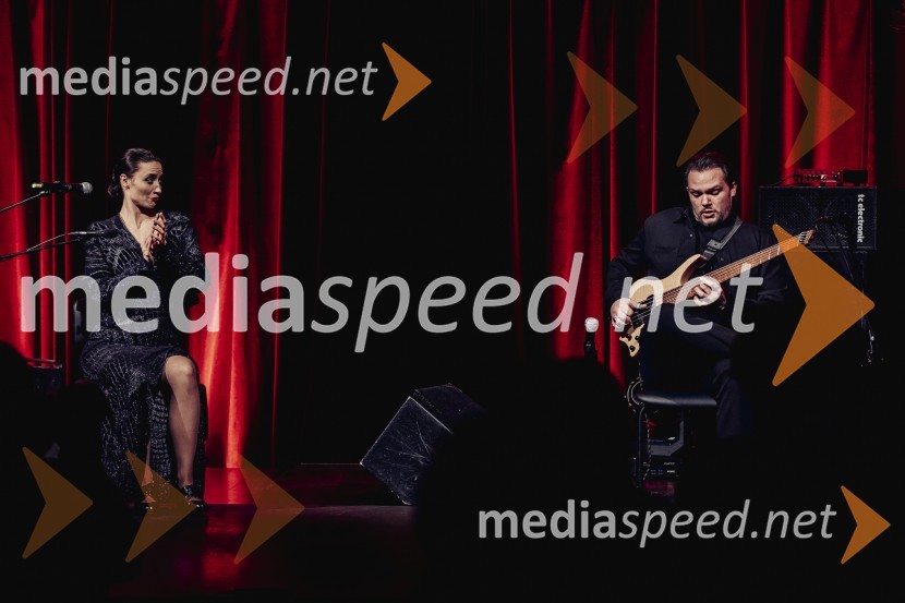  Urška Centa, plesalka flamenka;  Jošt Lampret, glasbenikNomad, avtorski projekt Jošta Lampreta