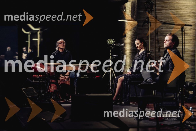  Urška Centa, plesalka flamenka;  Jošt Lampret, glasbenikNomad, avtorski projekt Jošta Lampreta