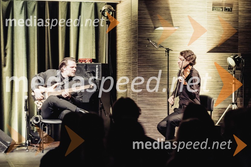  Jošt Lampret, glasbenik;  Matija Krečič, violinist in skadatelj, Momento CiganoNomad, avtorski projekt Jošta Lampreta