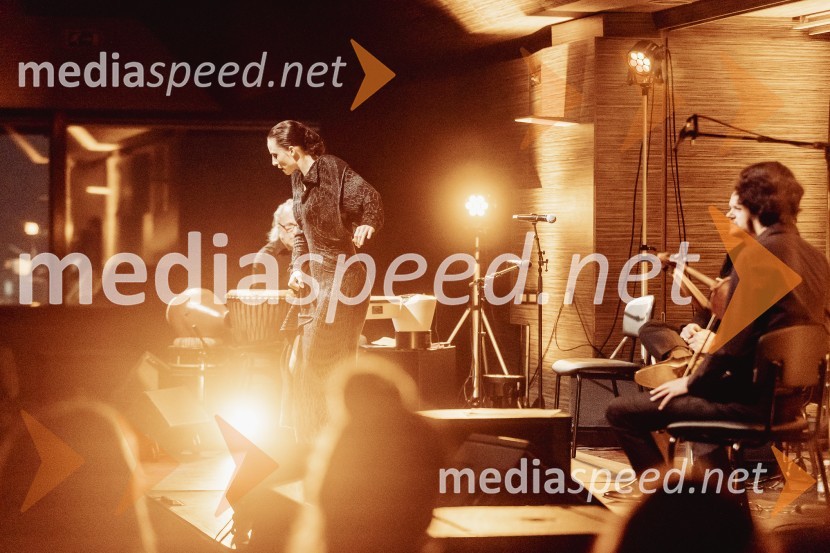  Urška Centa, plesalka flamenkaNomad, avtorski projekt Jošta Lampreta