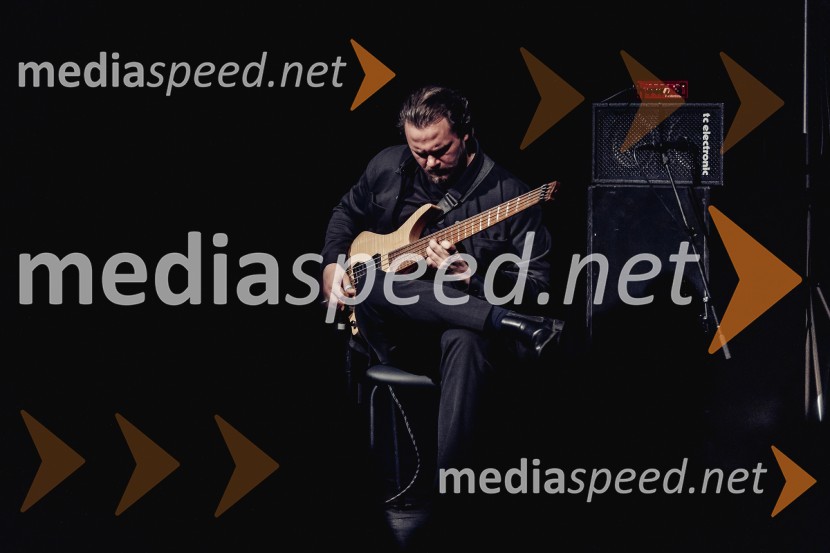  Jošt Lampret, glasbenikNomad, avtorski projekt Jošta Lampreta