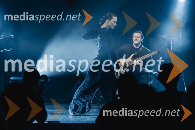  Urška Centa, plesalka flamenka;  Jošt Lampret, glasbenikNomad, avtorski projekt Jošta Lampreta