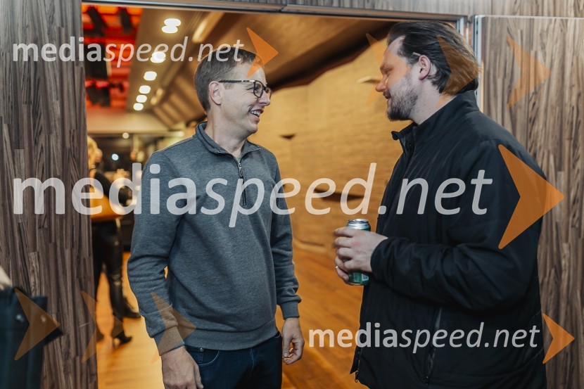  ... ;  Jošt Lampret, glasbenikNomad, avtorski projekt Jošta Lampreta