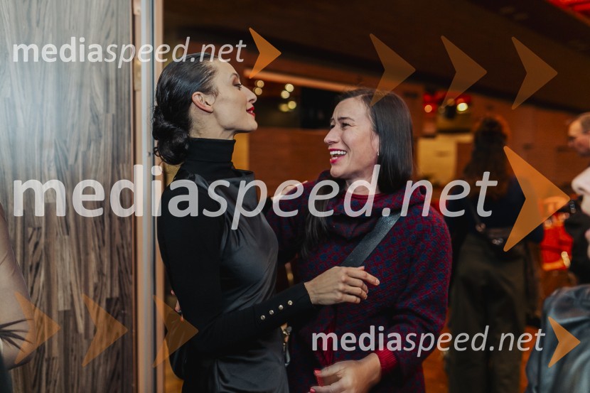  Urška Centa, plesalka flamenka;  ... Nomad, avtorski projekt Jošta Lampreta